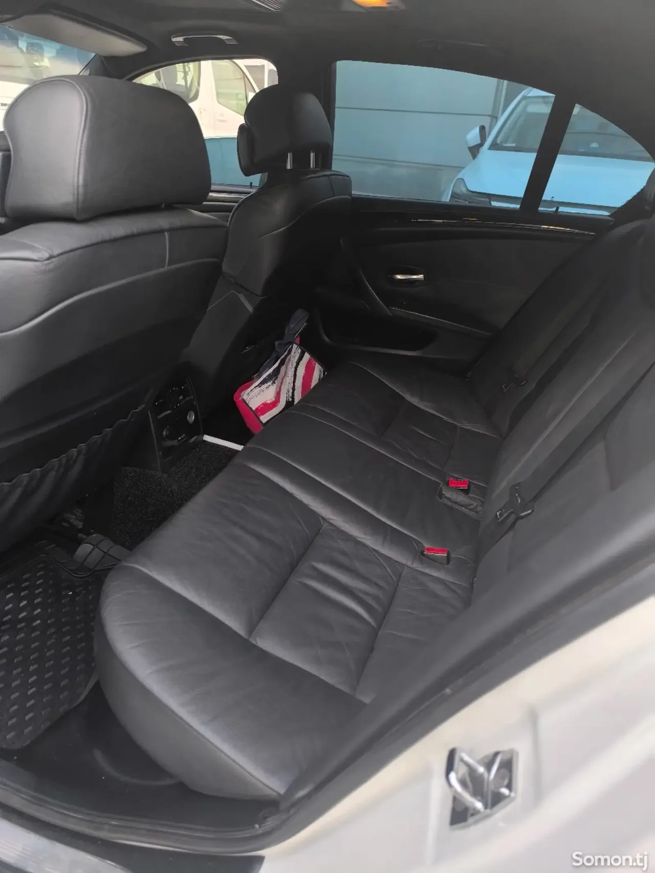 BMW 5 series 2004 · 4.4 AT