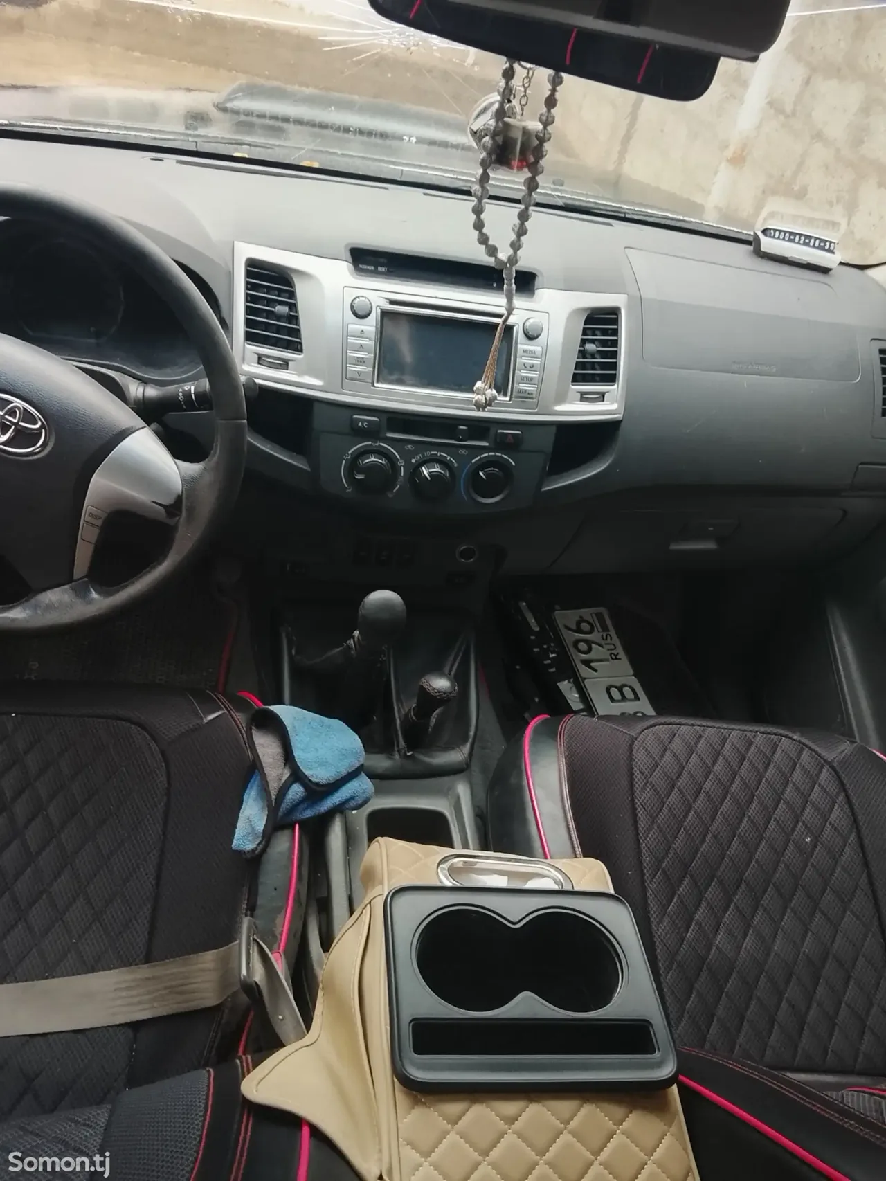 Toyota Hilux 2012 · 2.5 MT
