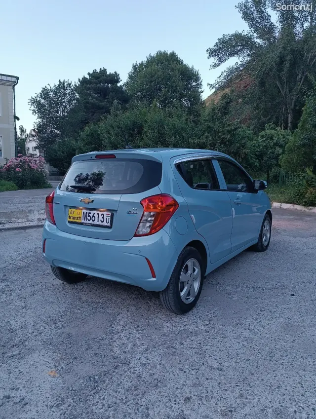 Chevrolet Spark 2016 · 1.1 AT