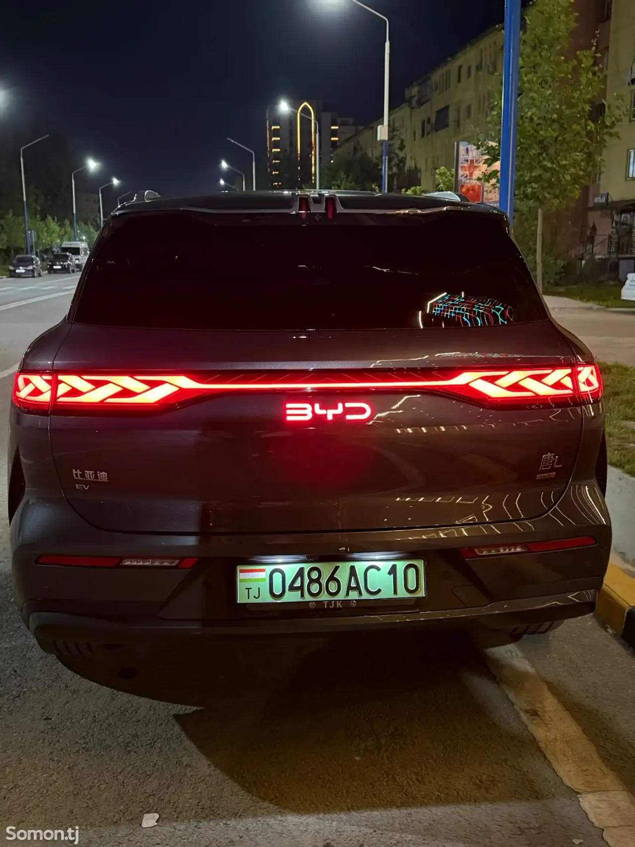 BYD Tang 2025 · AT