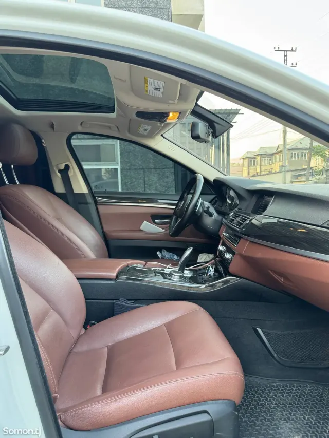 BMW 5 series 2015 · 2.8 AT