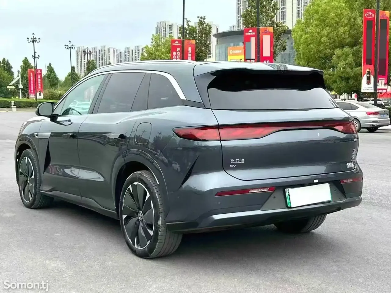 BYD Tang 2026 · AT