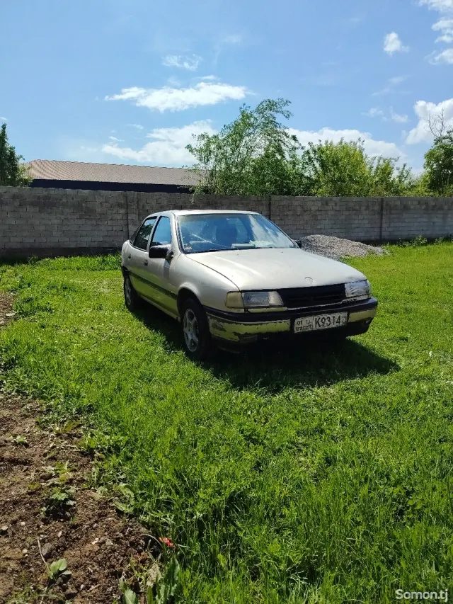 Opel Vectra A 1991 · 1.8 MT