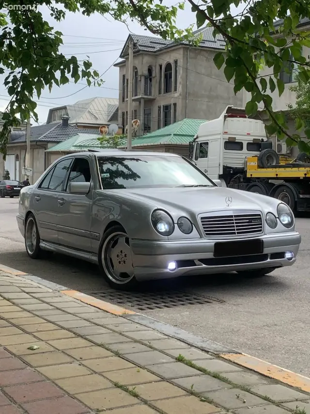 Mercedes-Benz E class 1999 · 2.1 MT