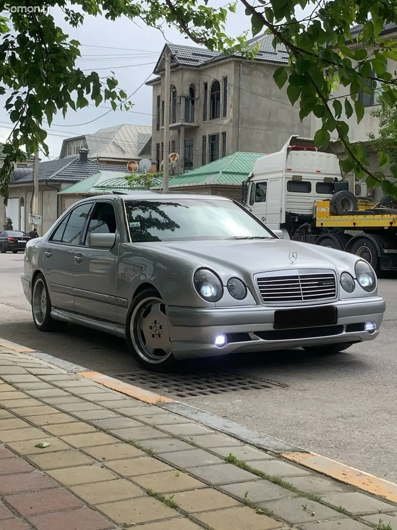 Mercedes-Benz E class 1999 · 2.1 MT