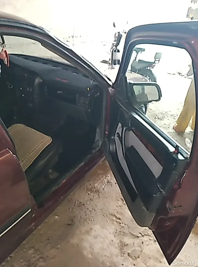 Opel Vectra A 1990 · 1.6 MT