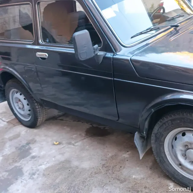 Lada (ВАЗ) Нива 1999 · 1.6 MT