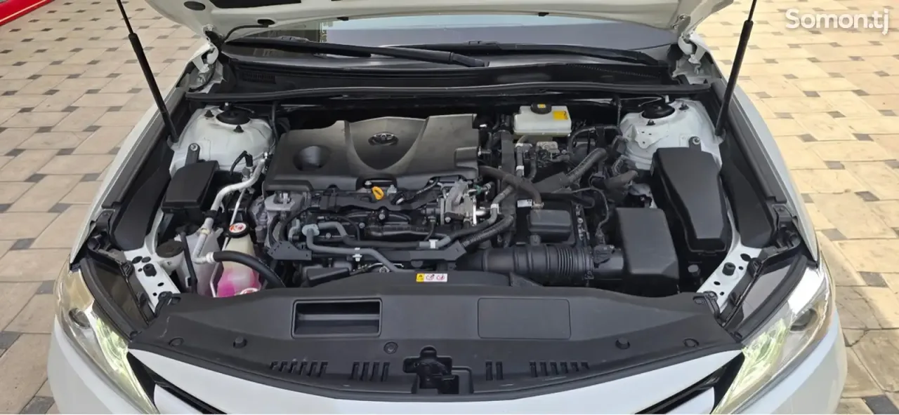 Toyota Camry 2018 · 2.5 AT