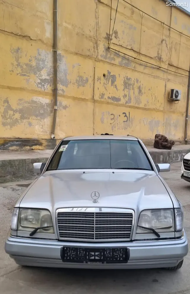 Mercedes-Benz W124 1995 · 2.5 MT