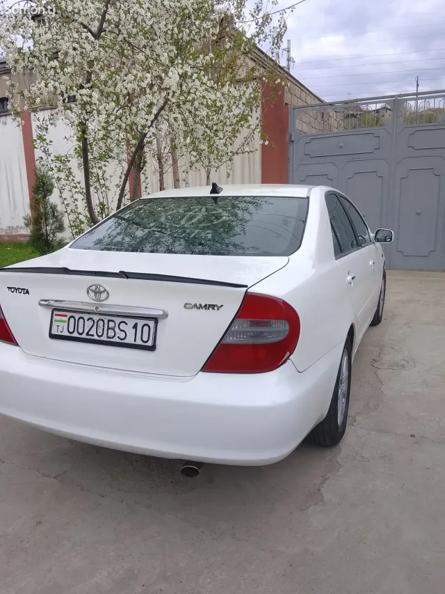 Toyota Camry 2004 · 2.4 AT