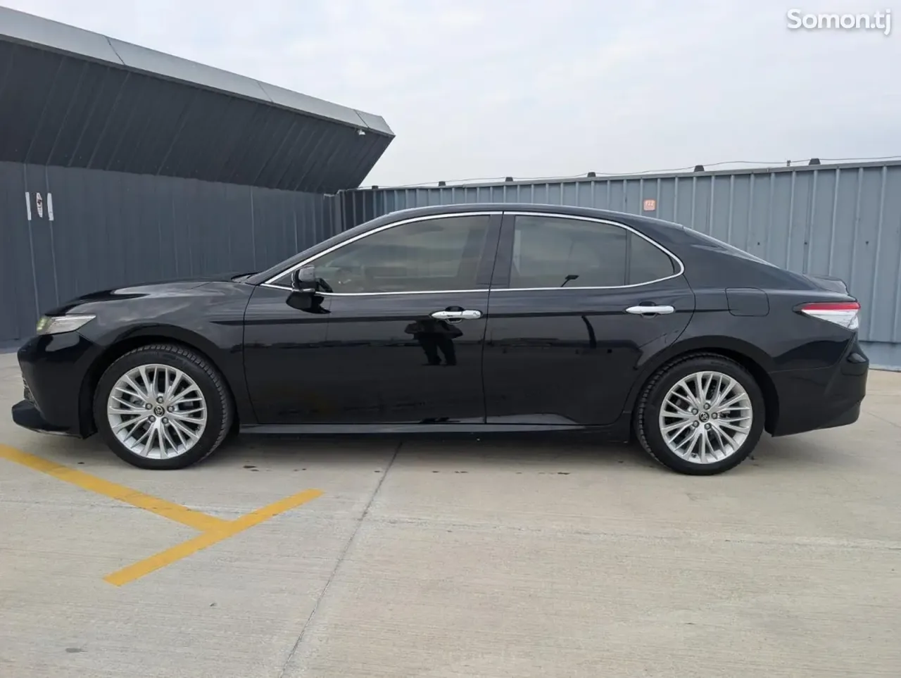 Toyota Camry 2019 · 3.5 AT