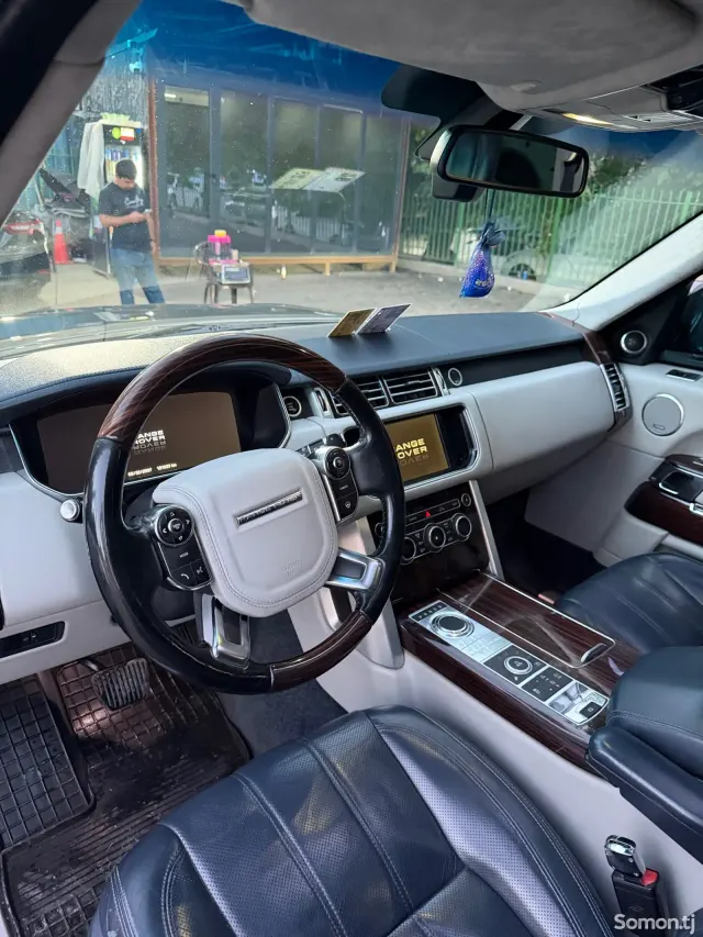 Land Rover Range Rover 2015 · 5.0 AT