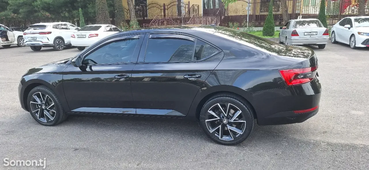 Skoda Superb 2024 · 2.0 AT
