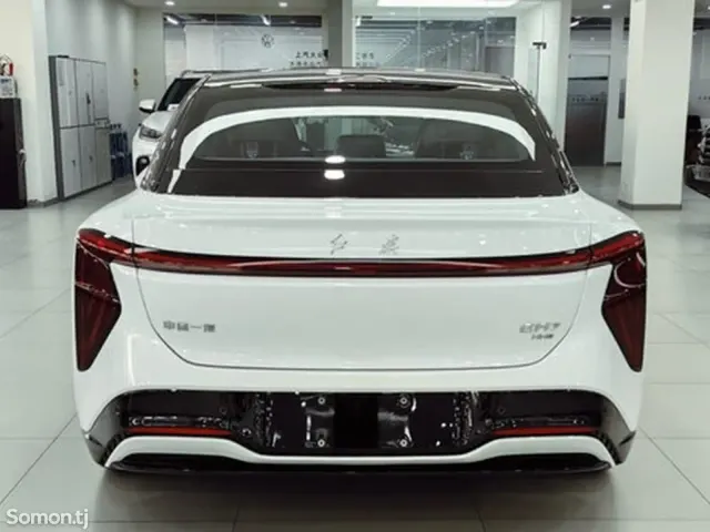 Hongqi HS7 2025 · AT