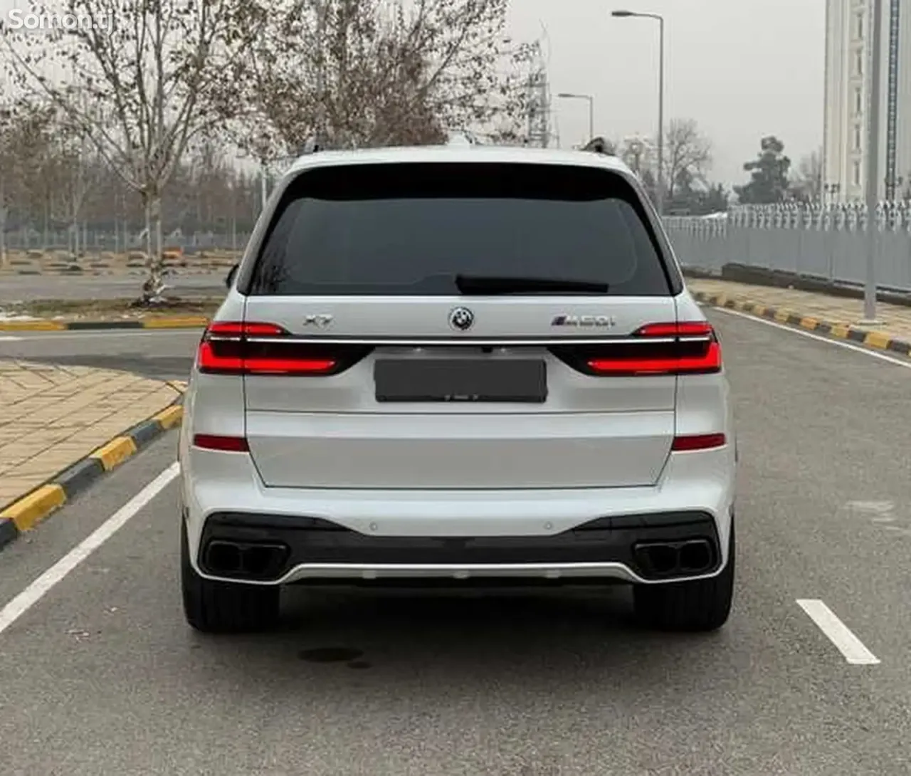 BMW X7 2023 · 4.4 AT