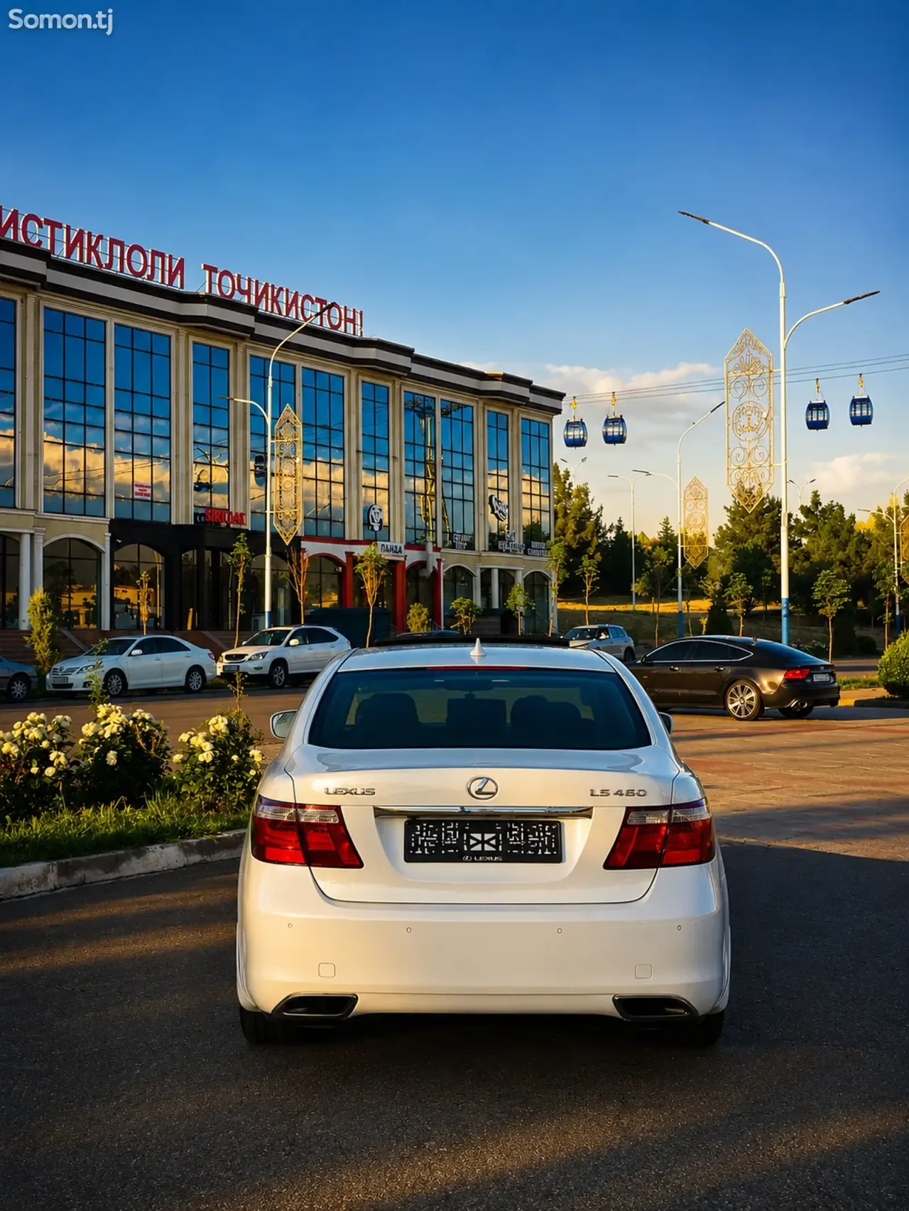 Lexus LS series 2010 · 4.6 AT