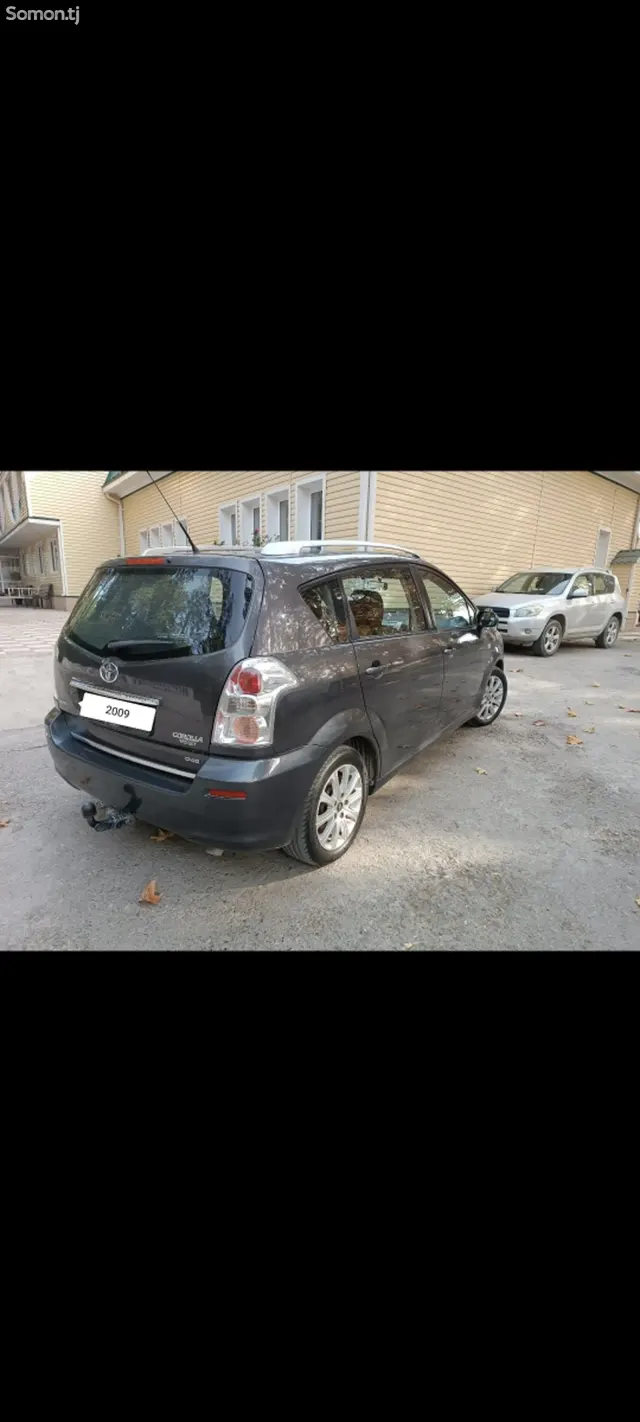 Toyota Corolla Verso 2009 · 2.2 MT