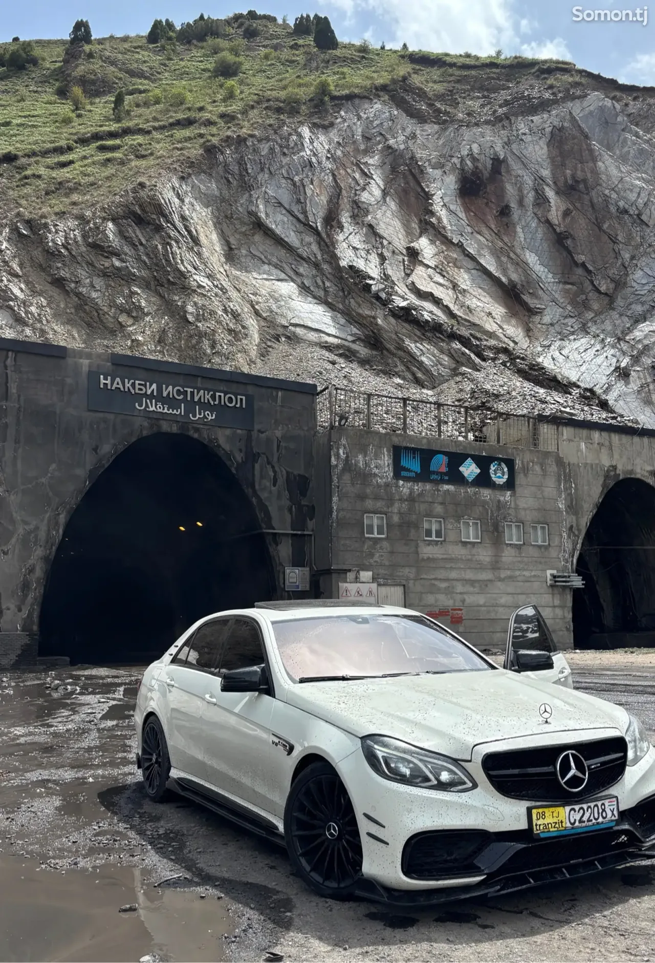 Mercedes-Benz E class 2011 · 3.5 AT