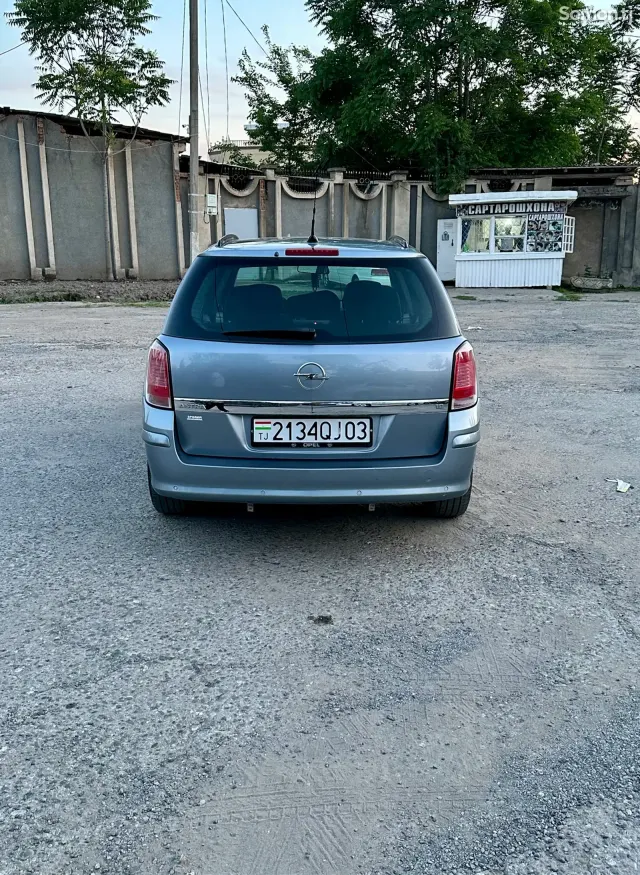 Opel Astra H 2006 · 1.8 MT
