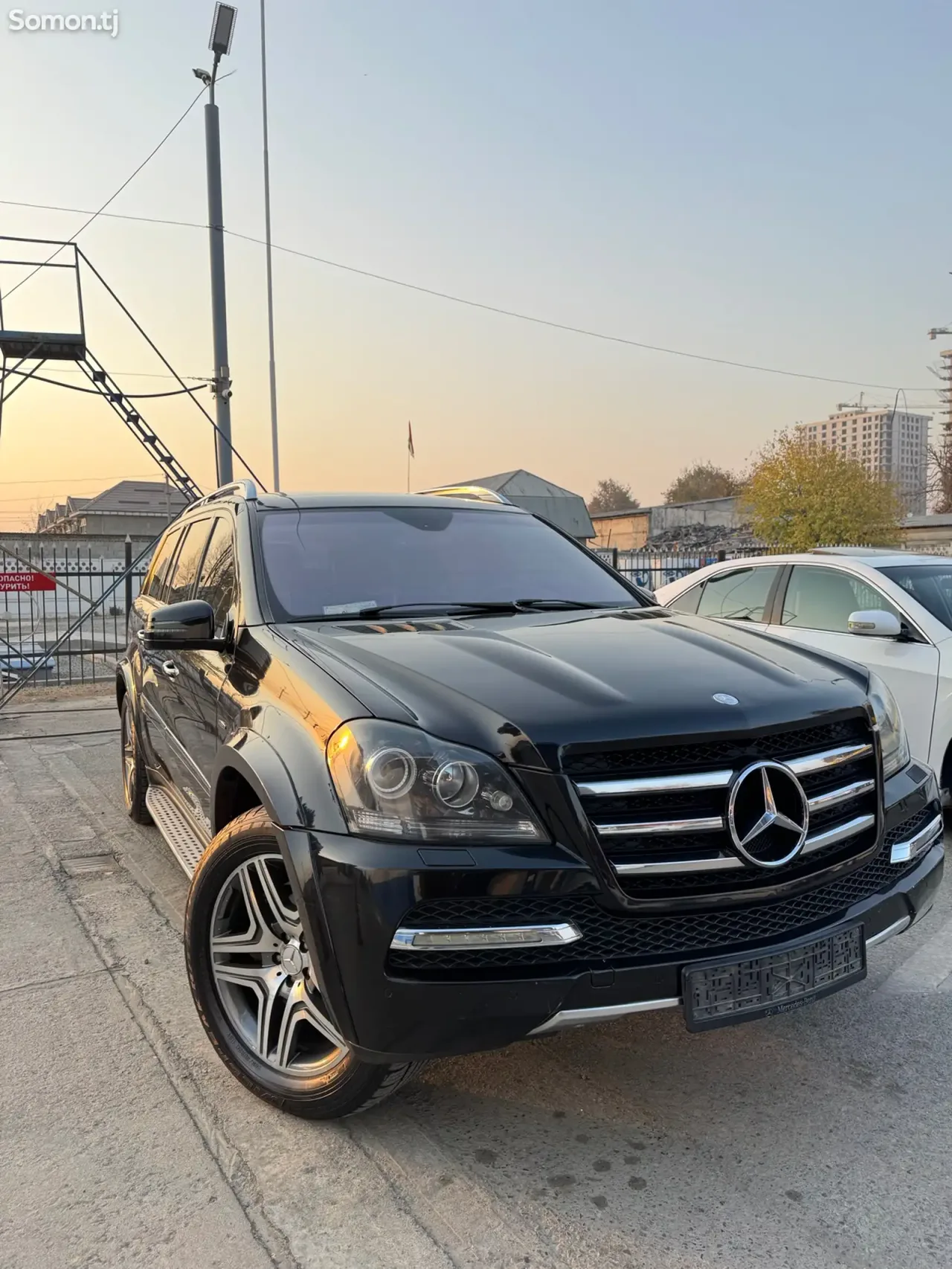Mercedes-Benz GL class 2012 · 5.0 AT