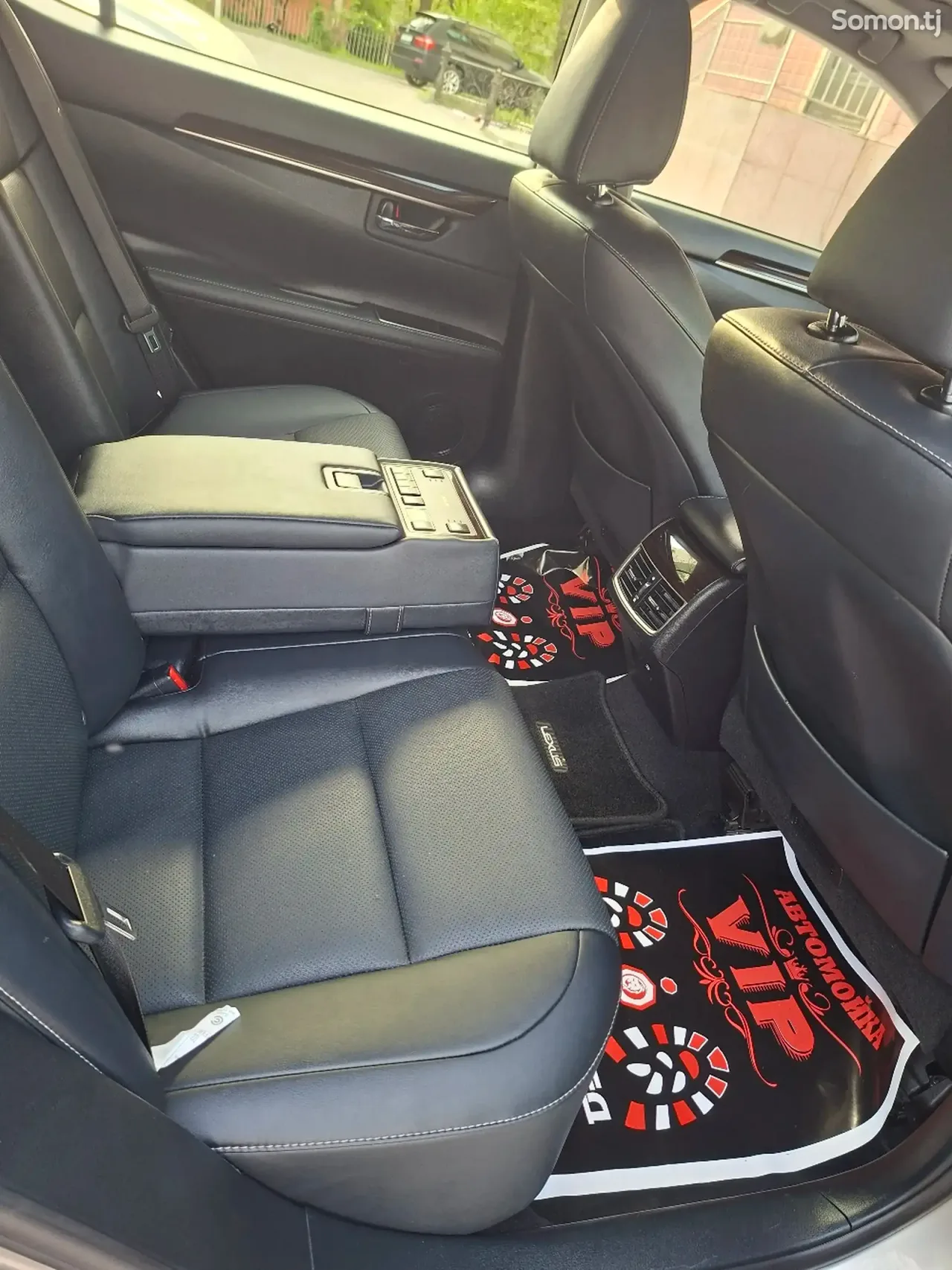 Lexus ES series 2018 · 2.5 AT