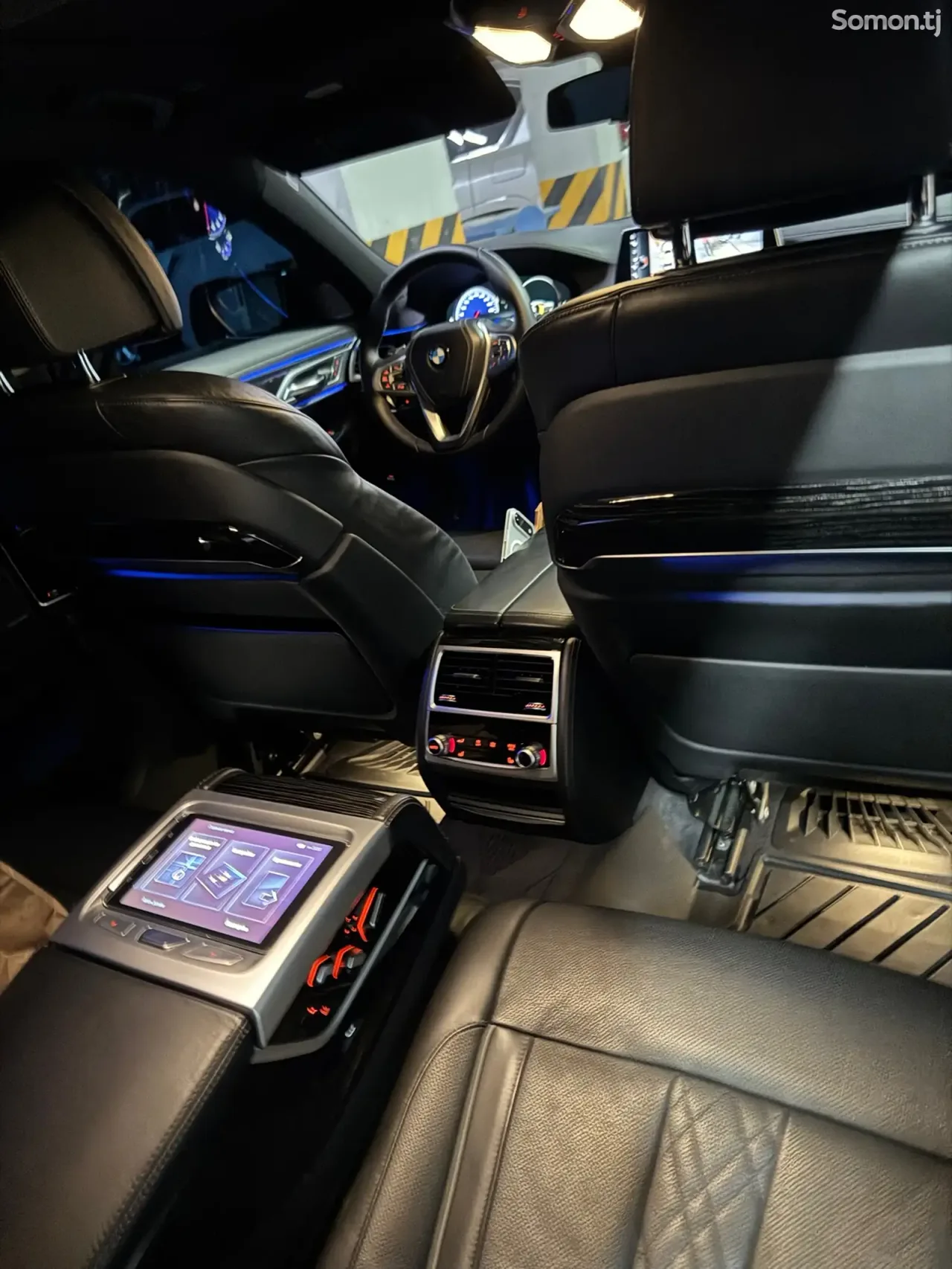 BMW 7 series 2016 · 4.0 AT