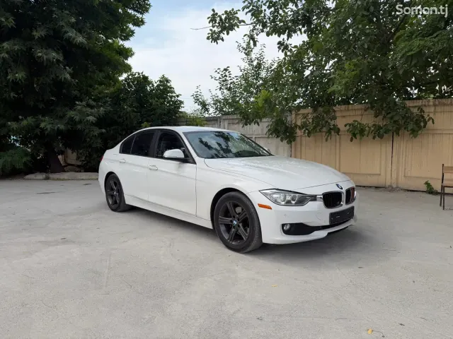 BMW 3 series 2015 · 2.0 AT