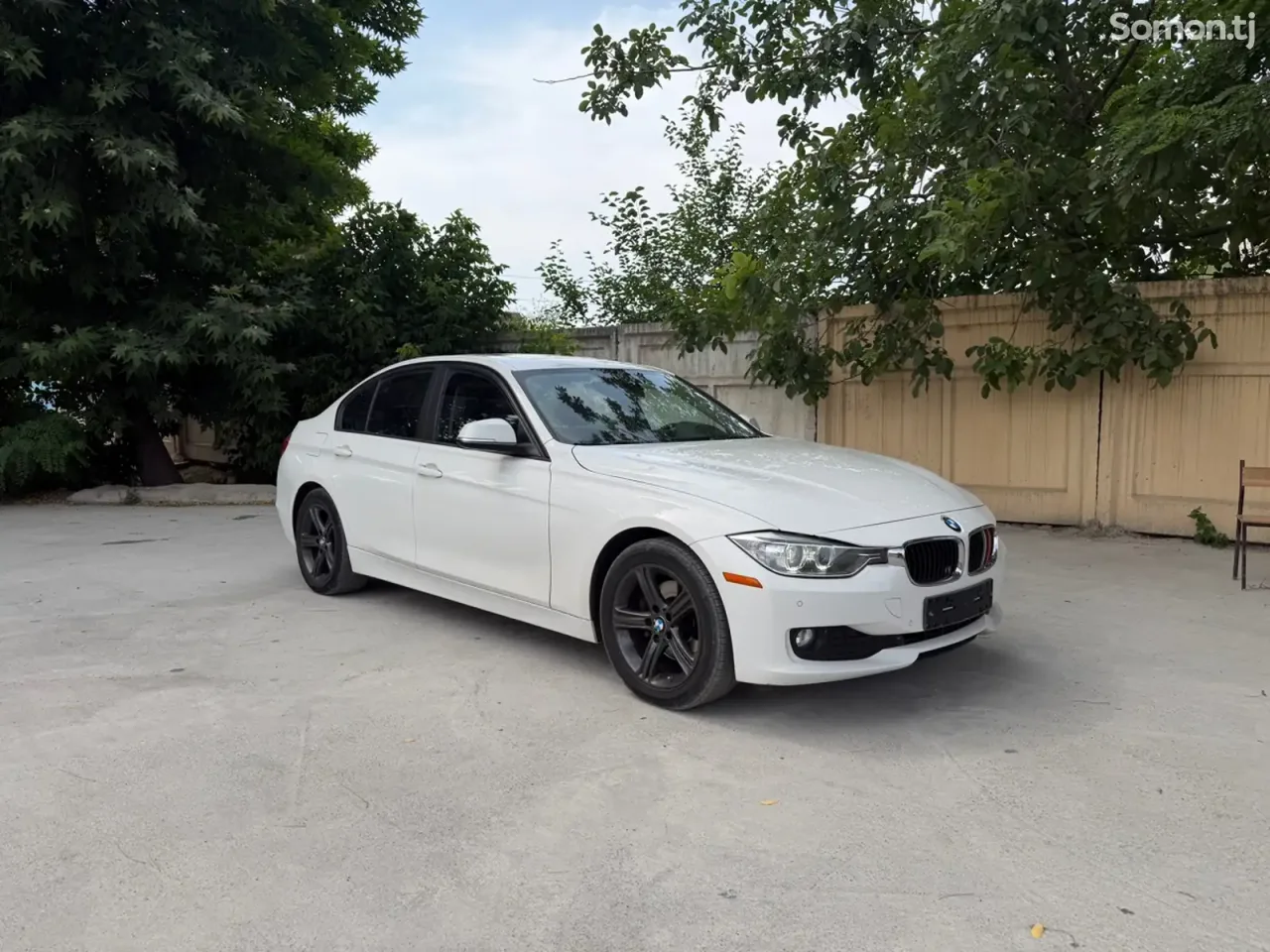 BMW 3 series 2015 · 2.0 AT