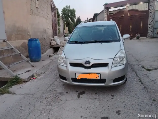Toyota Corolla Verso 2008 · 2.2 MT
