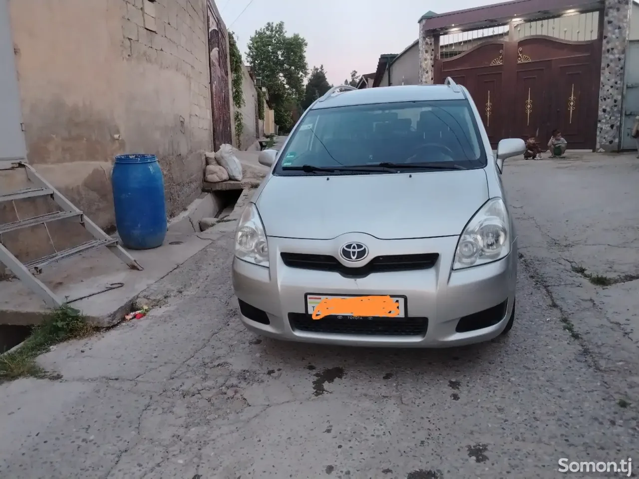 Toyota Corolla Verso 2008 · 2.2 MT