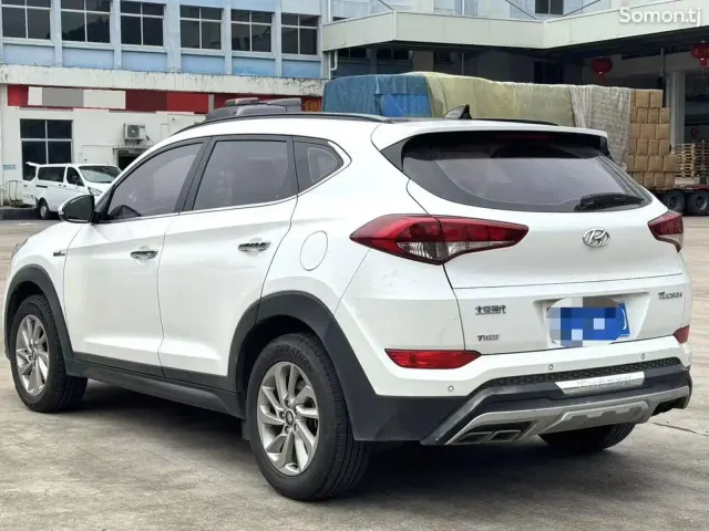 Hyundai Tucson 2016 · 1.6 AT