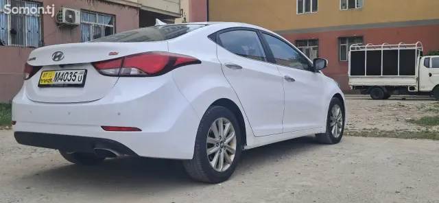 Hyundai Avante 2014 · 1.6 AT