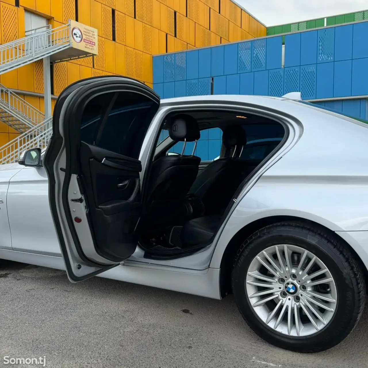 BMW 5 series 2015 · 2.0 AT