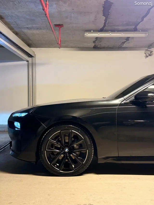 BMW 7 series 2023 · 4.0 AT