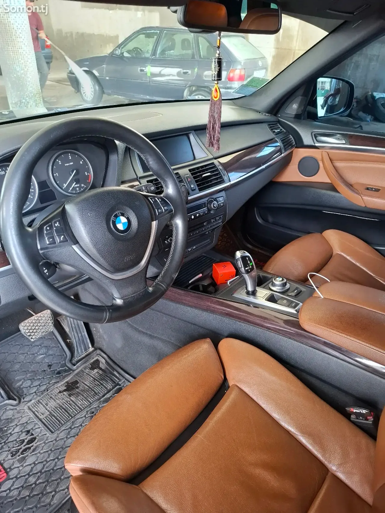 BMW X5 2010 · 3.5 AT