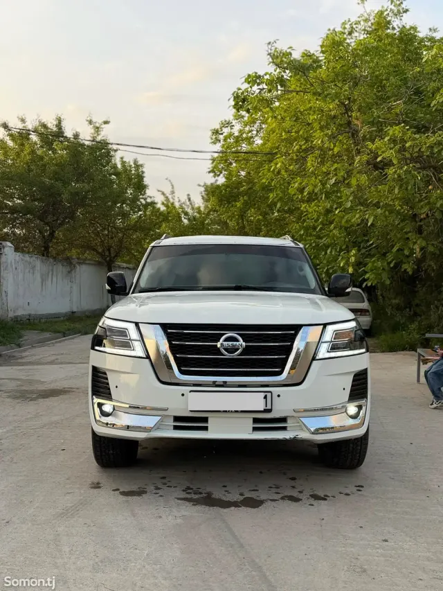 Nissan Patrol 2014 · 5.7 AT