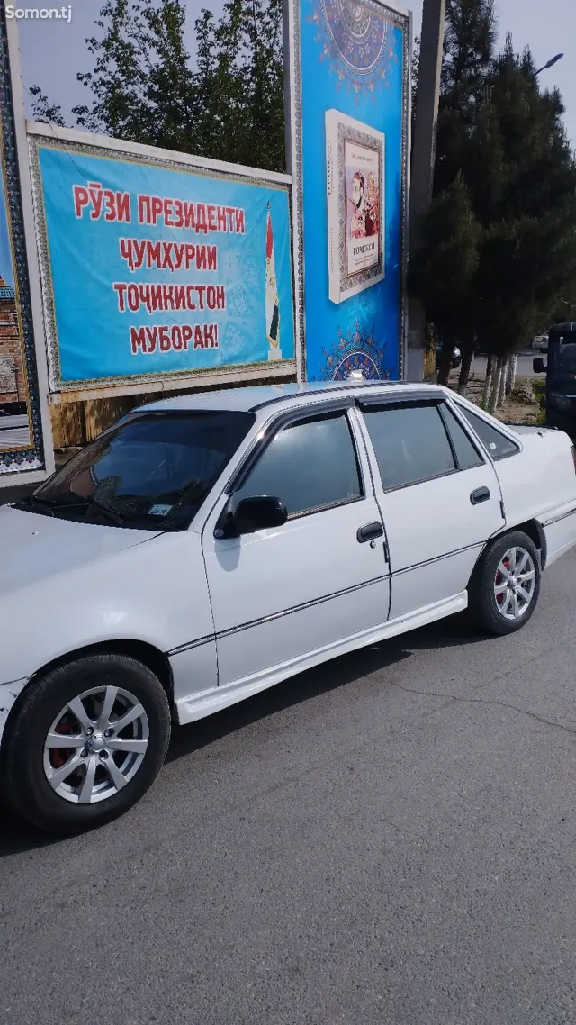 Daewoo Nexia 1995 · 1.6 MT