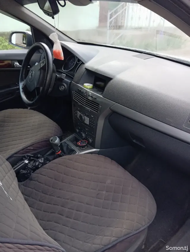 Opel Astra H 2008 · 1.8 MT