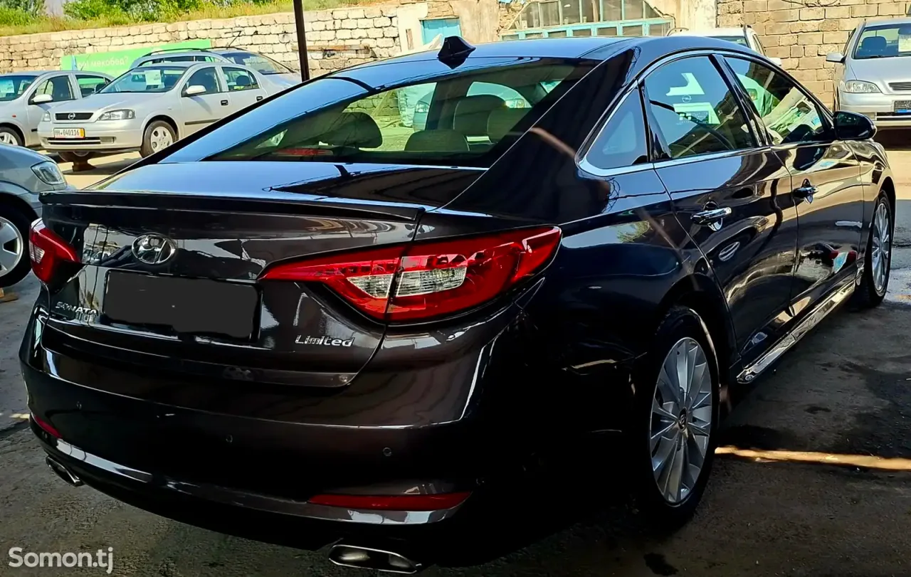 Hyundai Sonata 2014 · 2.4 AT