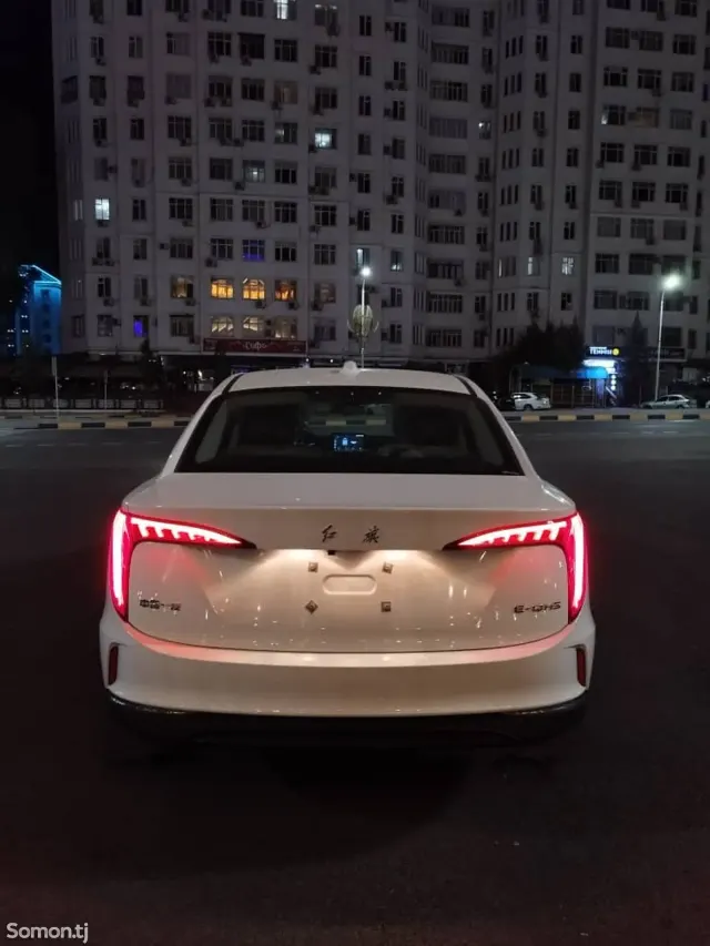 Hongqi E-QM5 2025 · AMT