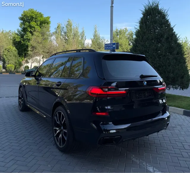 BMW X7 2021 · 4.0 AT