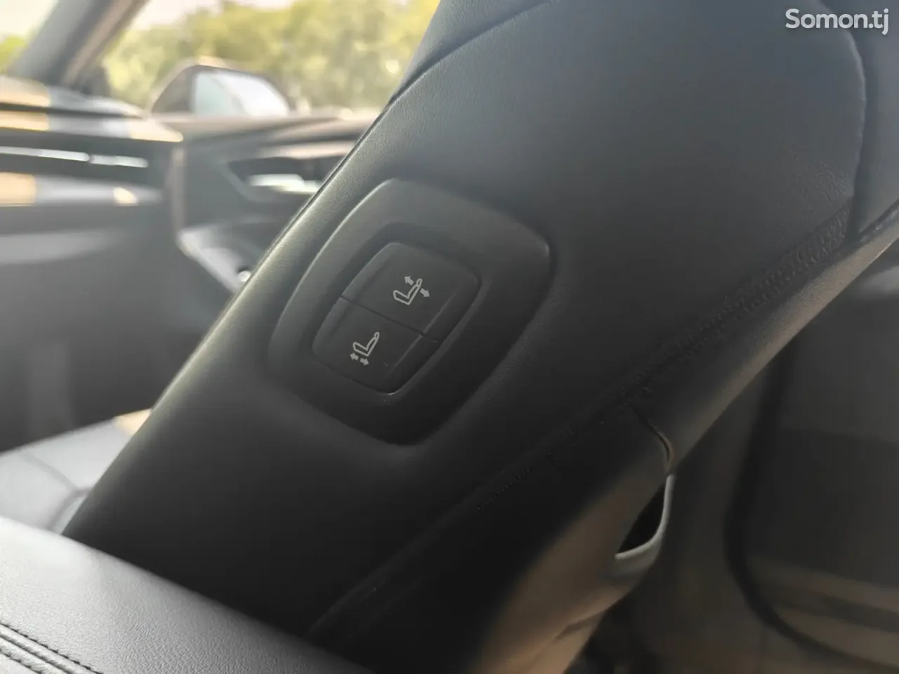 Toyota Avalon 2021 · 2.5 AT
