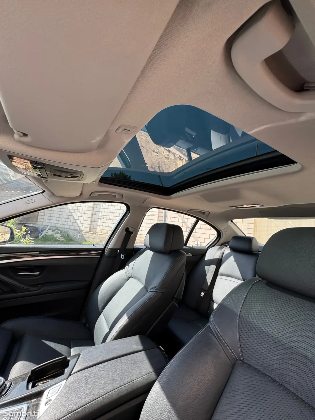 BMW 5 series 2016 · 2.0 AT