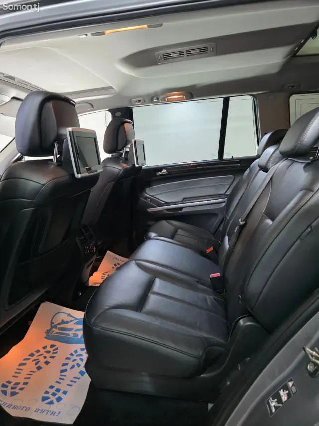 Mercedes-Benz GL class 2011 · 5.0 AT