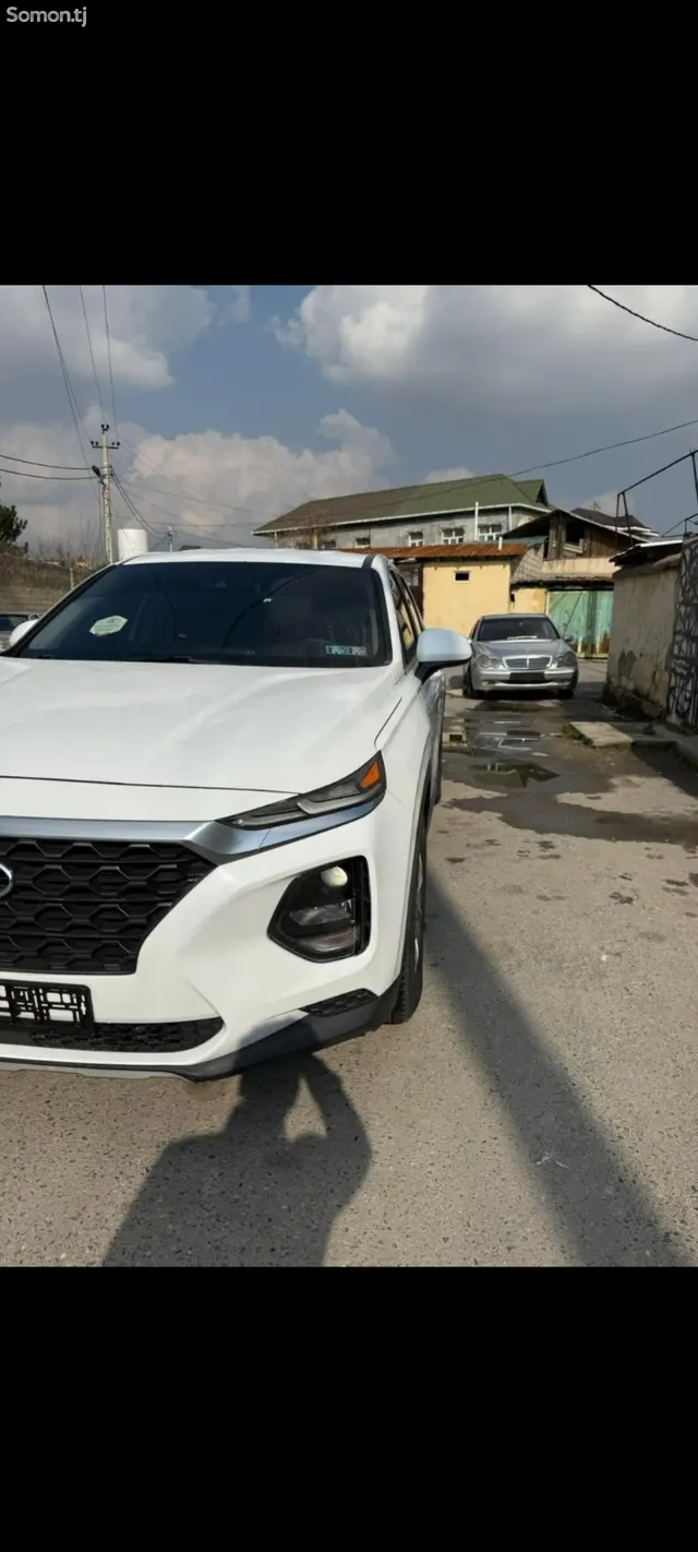 Hyundai Santa Fe 2019 · 2.4 AT