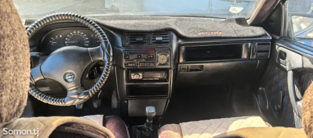 Opel Vectra A 1991 · 1.6 MT