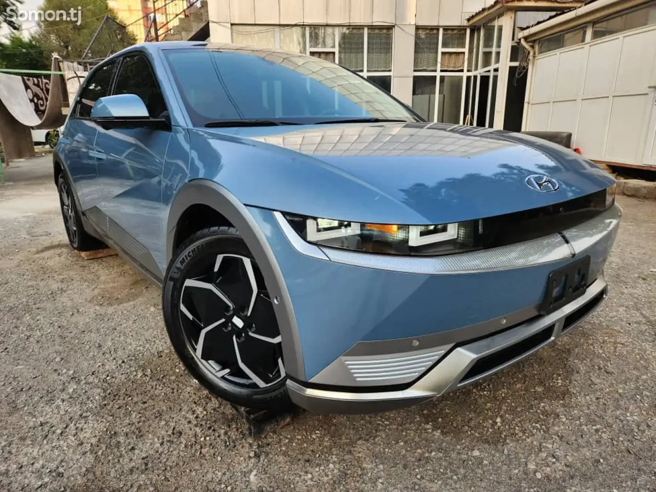 Hyundai IONIQ 2025 · AT