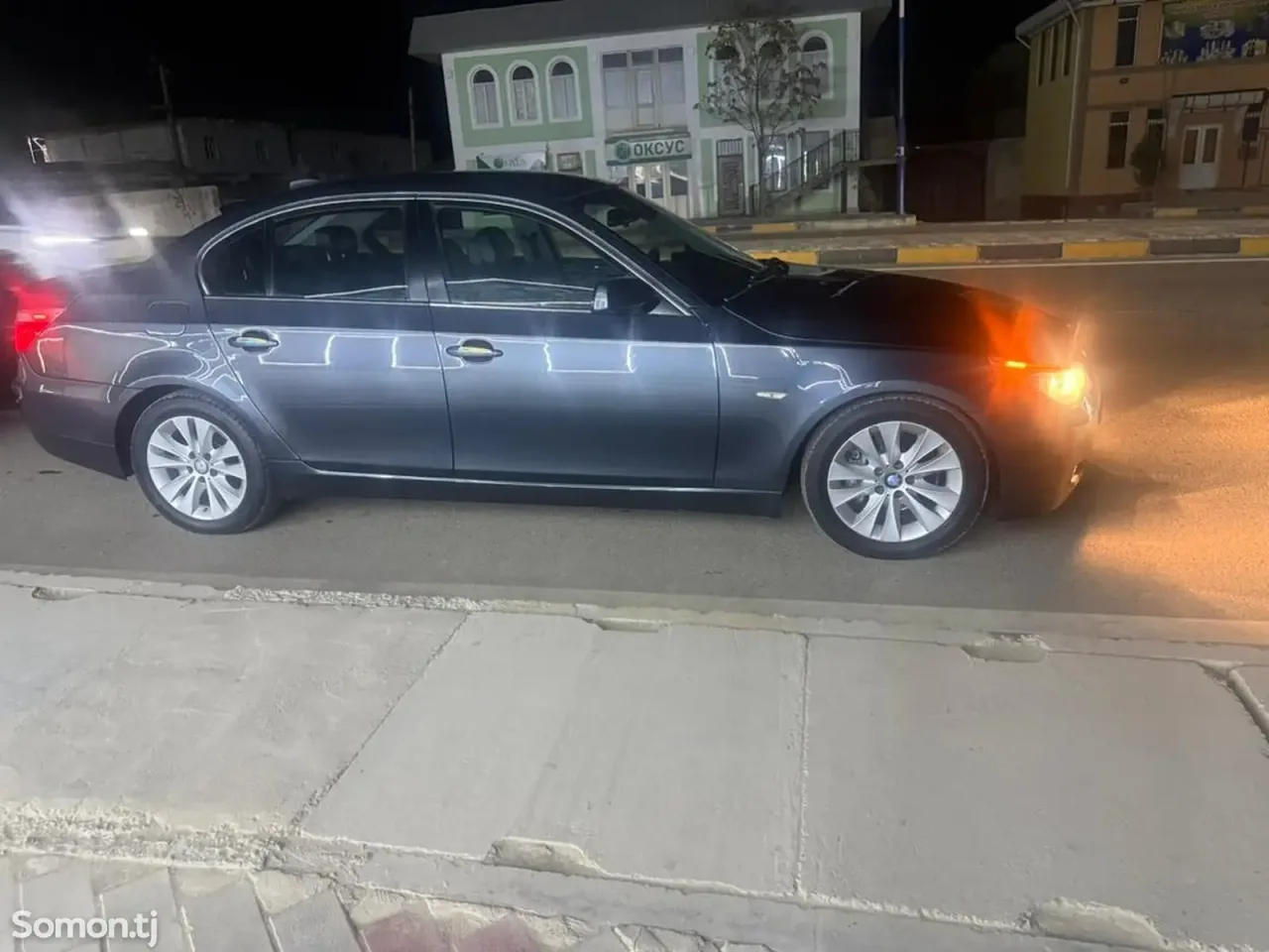 BMW 5 series 2009 · 2.5 AT