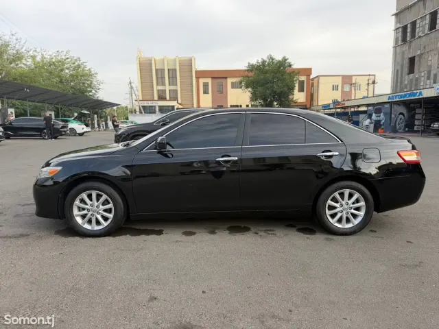 Toyota Camry 2011 · 2.5 AT