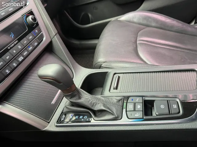 Hyundai Sonata 2015 · 2.0 AT